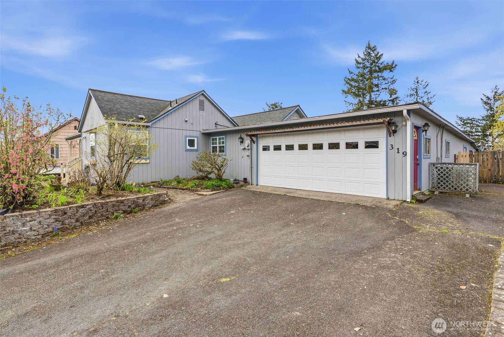319 N 3rd Street