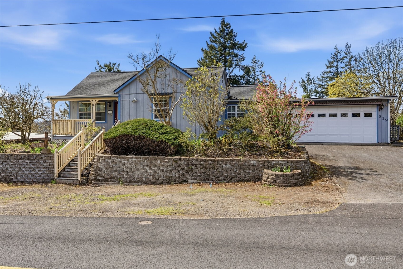 319 N 3rd Street