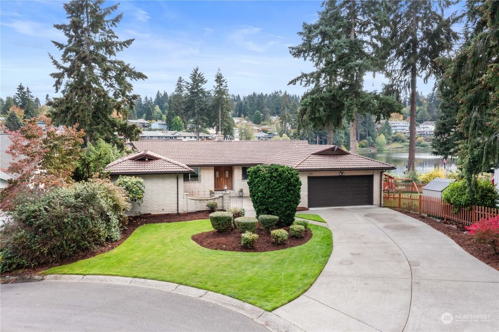 Photo of 3815 SW 321st Street, Federal Way, WA 98023 (MLS # 2299436)