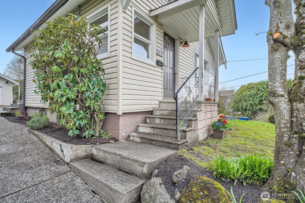 Photo of 1223 SW Myrtle Street, Seattle, WA 98106 (MLS # 2352991)