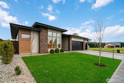 Photo of 3109 Heron Street, Woodland, WA 98674 (MLS # 2340688)