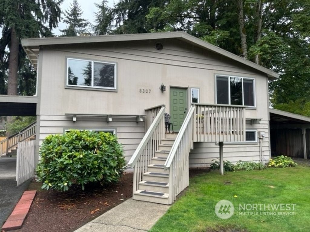 Photo of 8307 NE 147th Street, Kenmore, WA 98028 (MLS # 2161751)