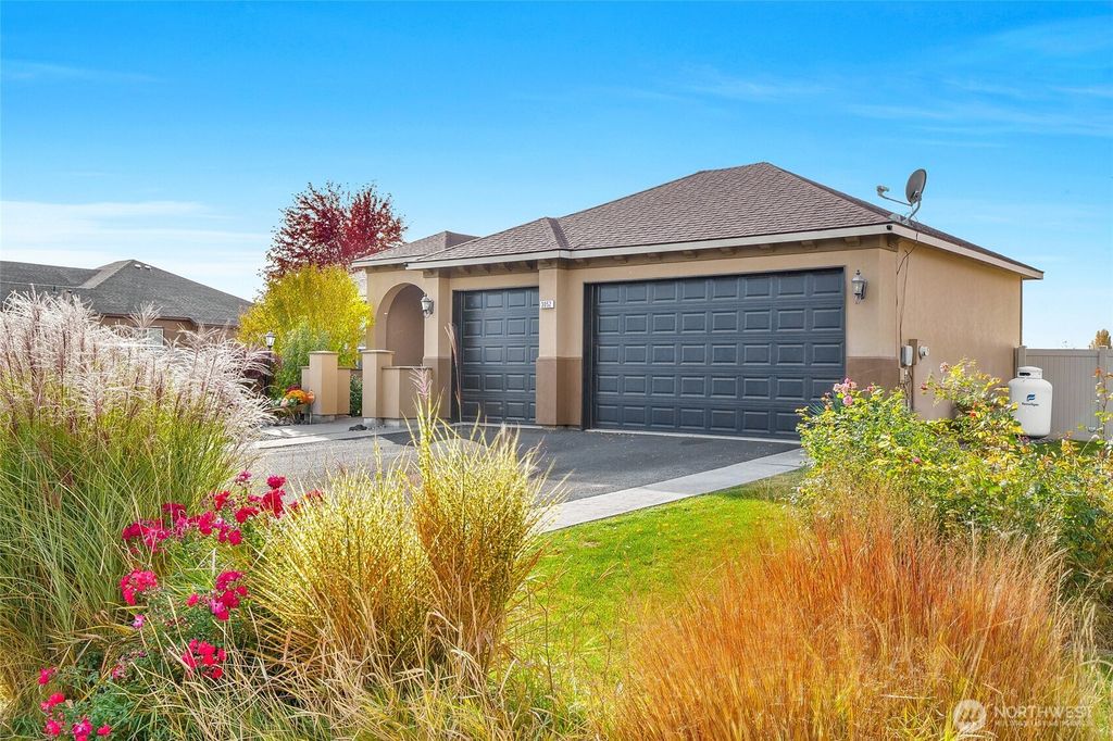 Photo of 3052 NE Rd H, Moses Lake, WA 98837 (MLS # 2451498)