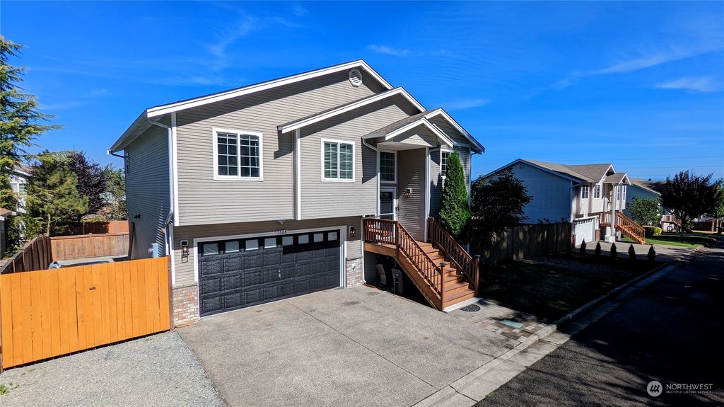 Photo of 7508 Upper Ridge Road, Everett, WA 98203 (MLS # 1995350)