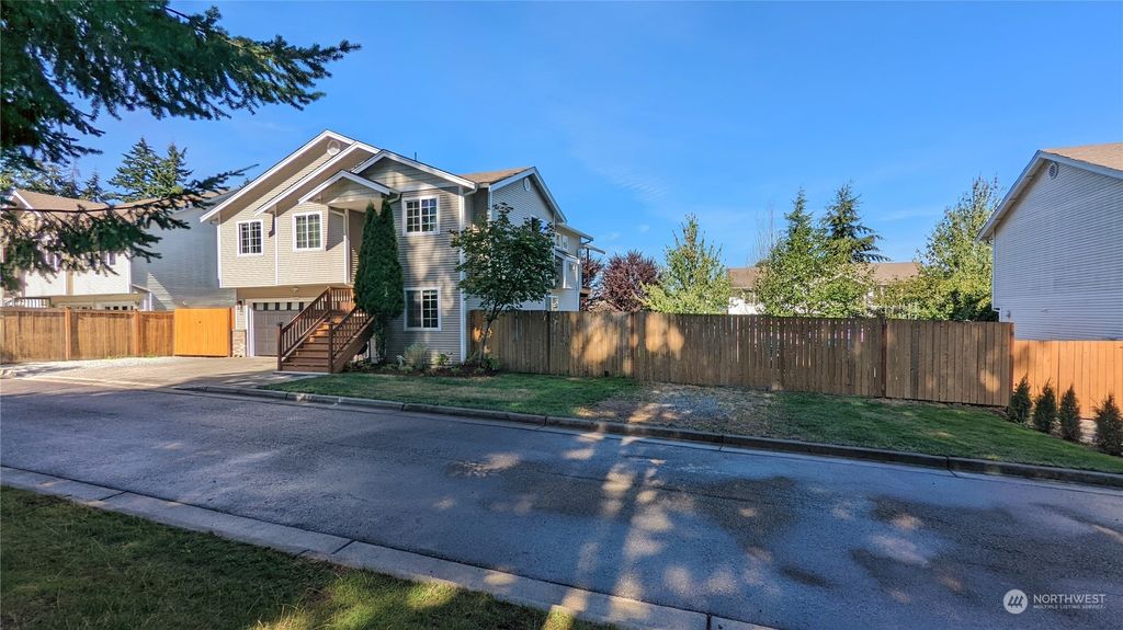 Photo of 7508 Upper Ridge Road, Everett, WA 98203 (MLS # 1995350)