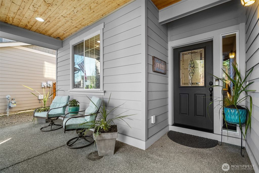 Photo of 14110 Overlook Drive E, Bonney Lake, WA 98391 (MLS # 2481182)