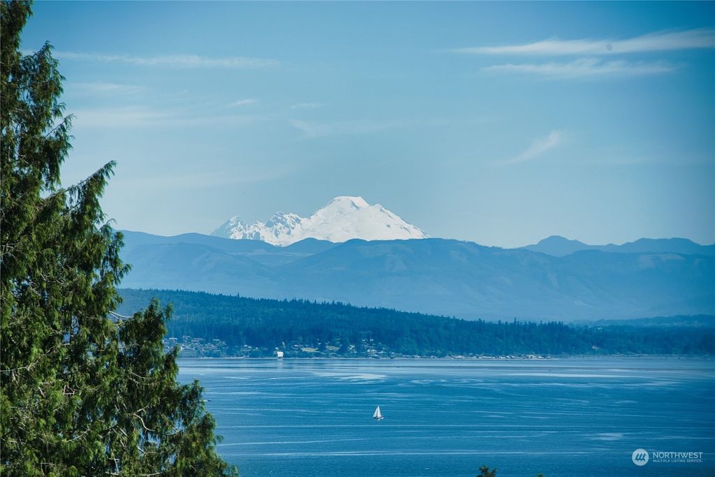 Photo of 5120 33rd Avenue W, Everett, WA 98203 (MLS # 2286603)