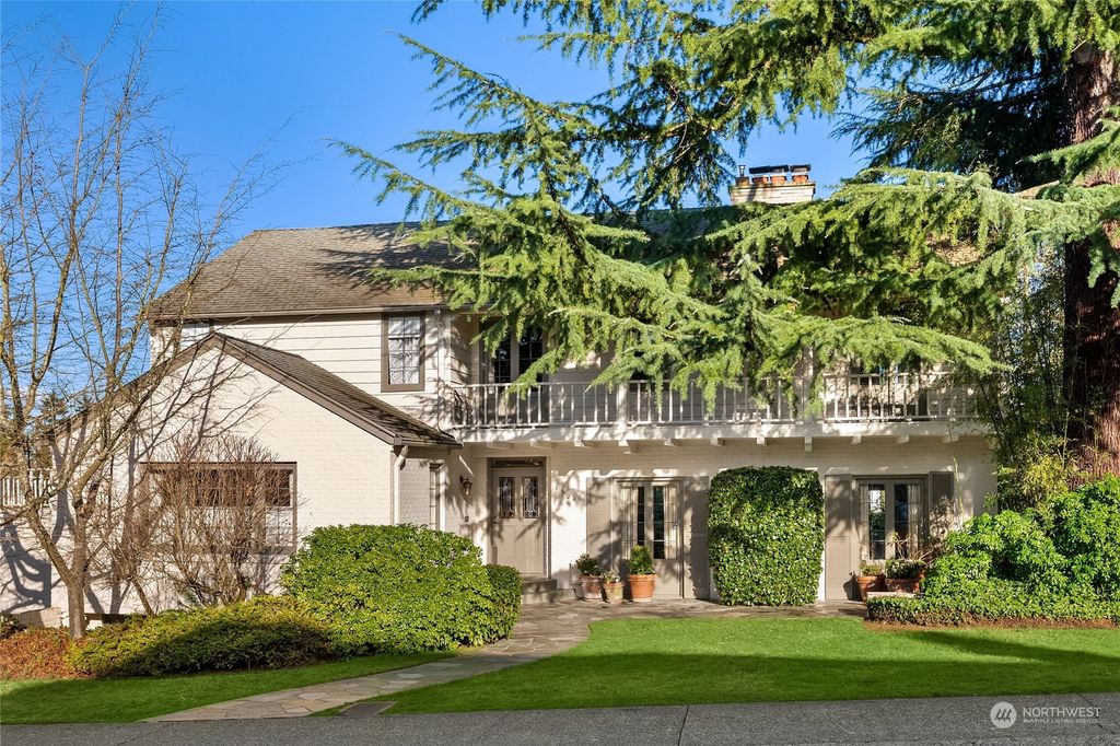 Photo of 1524 Shenandoah Drive E, Seattle, WA 98112 (MLS # 2019669)