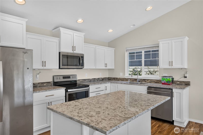 1477 W Gateway Heights Loop