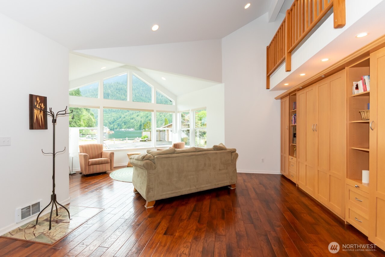 352 Maple Grove Rd