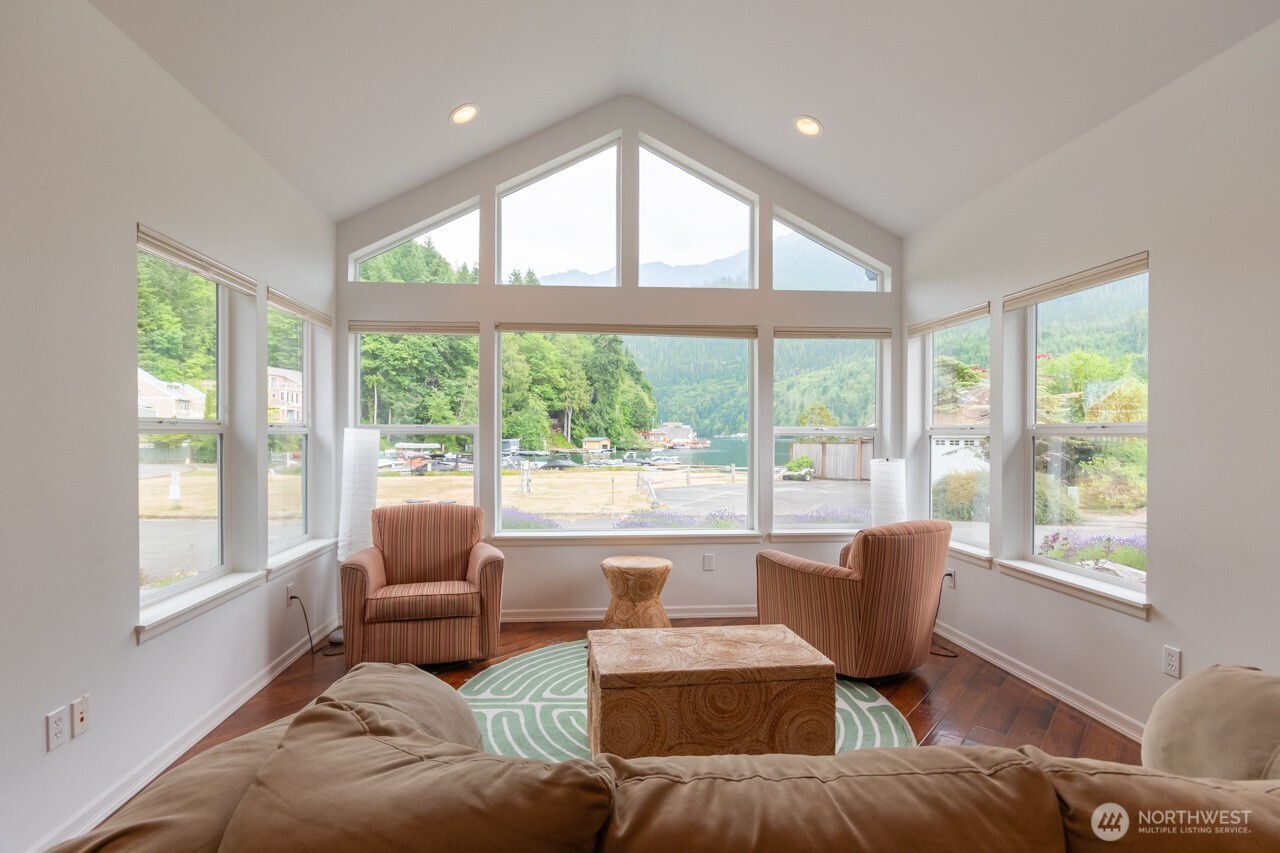 352 Maple Grove Rd