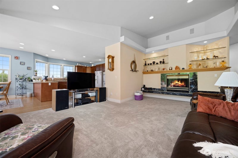911 E Pacificview Drive