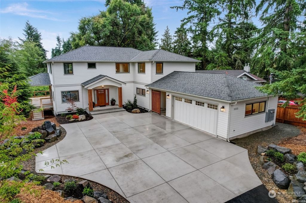 Photo of 3333 NE 202nd Street, Lake Forest Park, WA 98155 (MLS # 2177929)