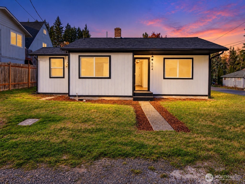 Photo of 504 Grant Avenue, Shelton, WA 98584 (MLS # 2590765)