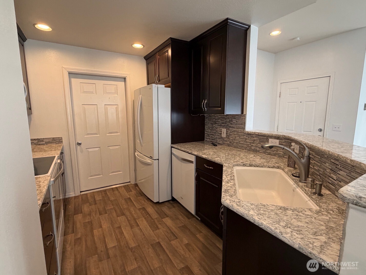 23512 55 Avenue S 16