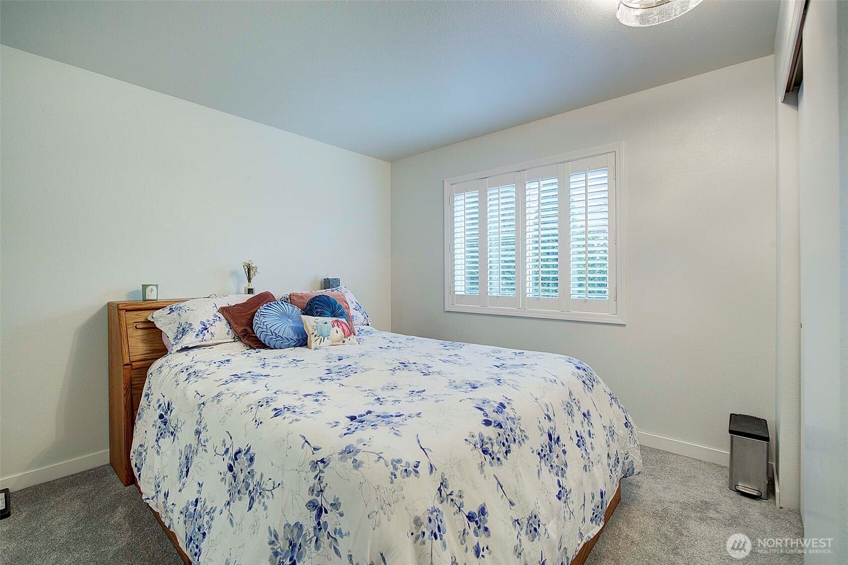 Sammamish, Washington, 98074, United States, 4 Bedrooms Bedrooms, ,3 BathroomsBathrooms,Residential,Active,2023853