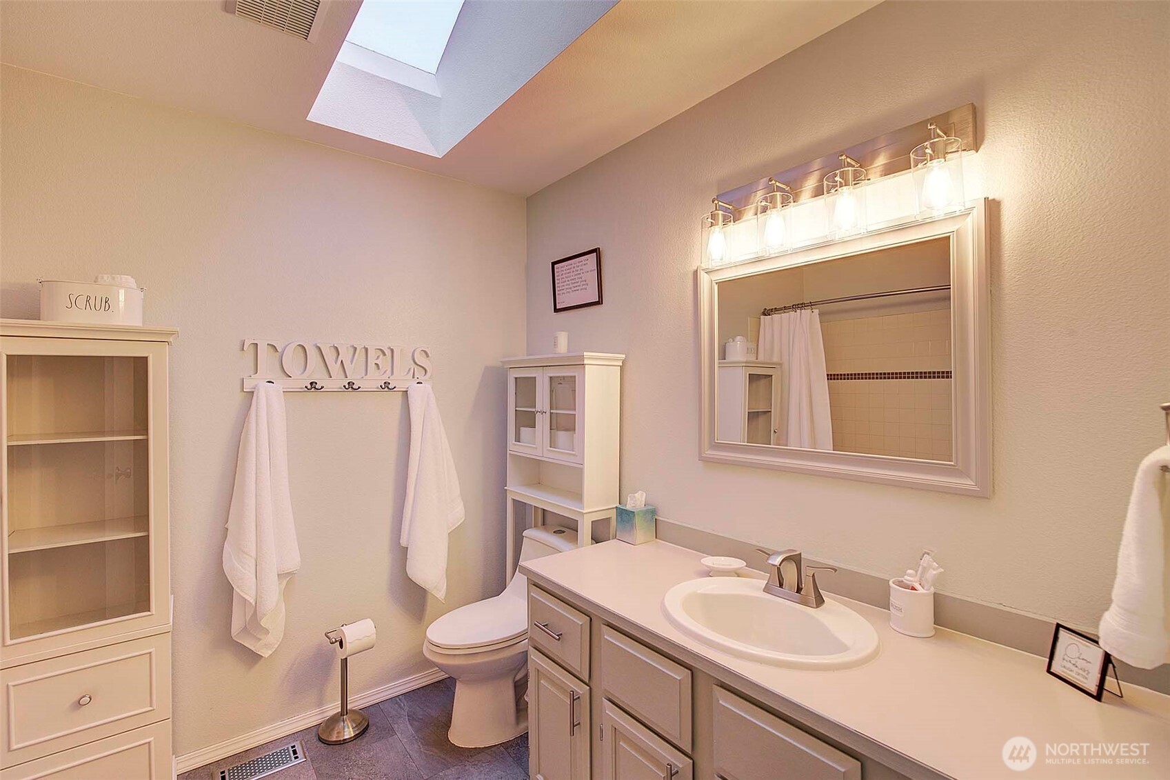 Sammamish, Washington, 98074, United States, 4 Bedrooms Bedrooms, ,3 BathroomsBathrooms,Residential,Active,2023853