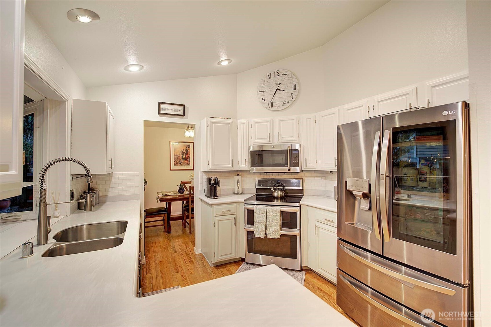 Sammamish, Washington, 98074, United States, 4 Bedrooms Bedrooms, ,3 BathroomsBathrooms,Residential,Active,2023853