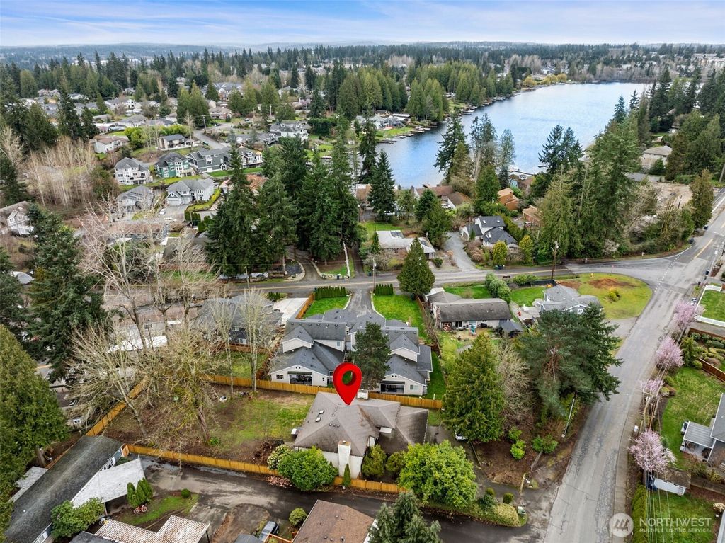 Photo of 15215 Larch Way, Lynnwood, WA 98087 (MLS # 2467752)