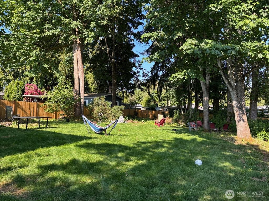 Photo of 15215 Larch Way, Lynnwood, WA 98087 (MLS # 2467752)