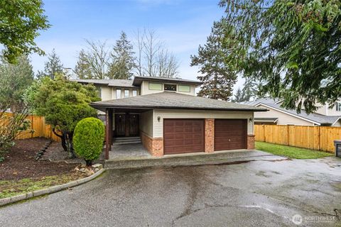 Photo of 15215 Larch Way, Lynnwood, WA 98087 (MLS # 2467752)
