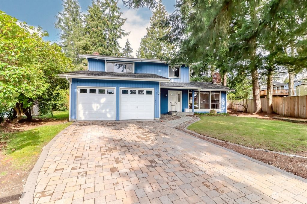 Photo of 12206 NE 139th Place, Kirkland, WA 98034 (MLS # 2057443)