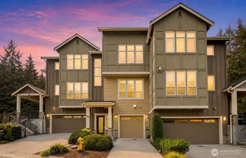 Photo of 900 228th Avenue NE #14B, Sammamish, WA 98074 (MLS # 2565357)