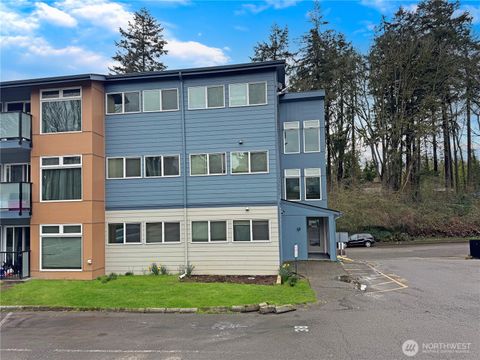 15140 65th Avenue S 221 Tukwila WA 98188