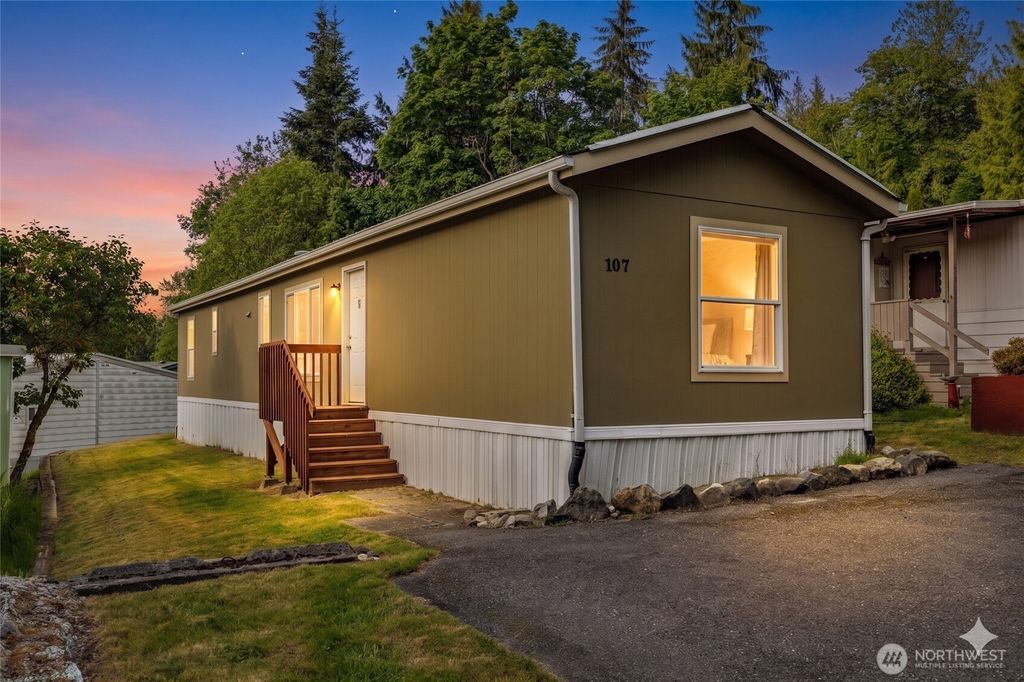 Photo of 4000 Flynn Street #107, Bellingham, WA 98229 (MLS # 2527600)