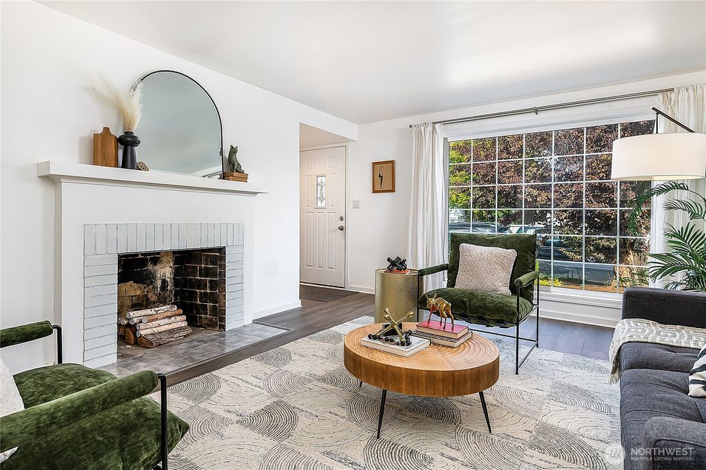 Photo of 3947 S Warsaw Street, Seattle, WA 98118 (MLS # 2443522)