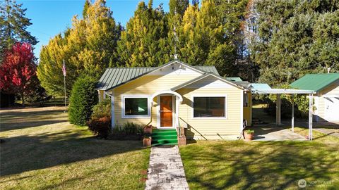 Photo of 2030 Ocean Beach Road, Copalis Crossing, WA 98536 (MLS # 2445492)