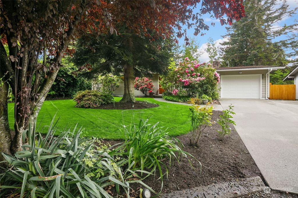 Photo of 413 Thrasher Avenue NE, North Bend, WA 98045 (MLS # 1999254)