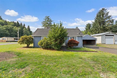 Photo of 1206 W 4th Street, South Bend, WA 98586 (MLS # 2431908)