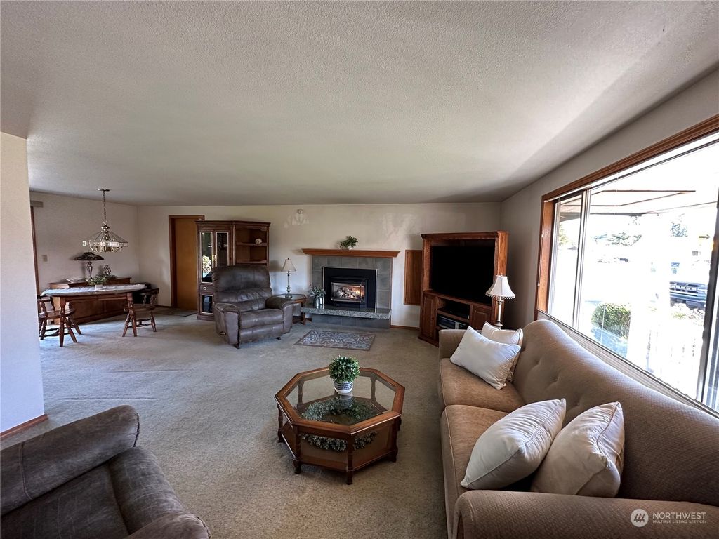 Photo of 5817 92nd Place NE, Marysville, WA 98270 (MLS # 2053220)