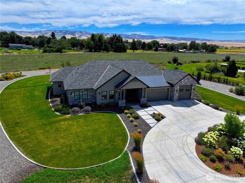 Photo of 3194 Sorrel Drive, Walla Walla, WA 99362 (MLS # 2562547)