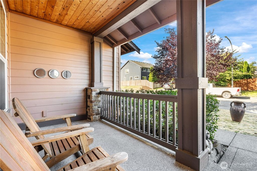 Photo of 762 Ilwaco Place NE, Renton, WA 98059 (MLS # 2424889)