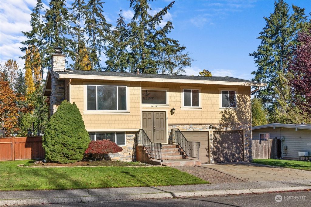 Photo of 14214 NE 73rd Street, Redmond, WA 98052 (MLS # 2303863)