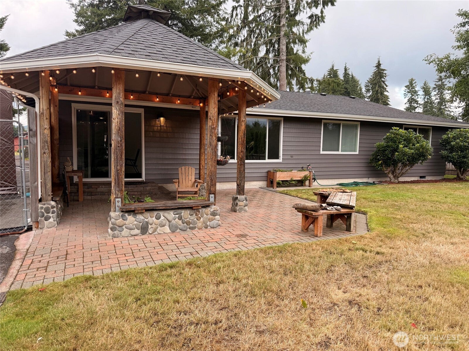 853 Robin Hood Loop