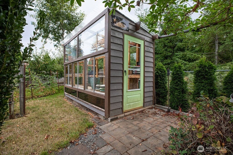 853 Robin Hood Loop