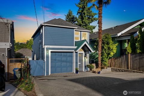 Photo of 212 27th Avenue E, Seattle, WA 98112 (MLS # 2482638)