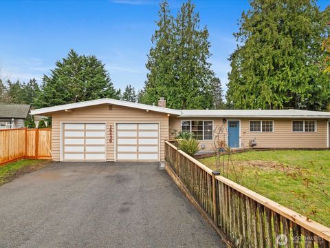 Photo of 16430 65th Avenue W, Lynnwood, WA 98037 (MLS # 2493006)