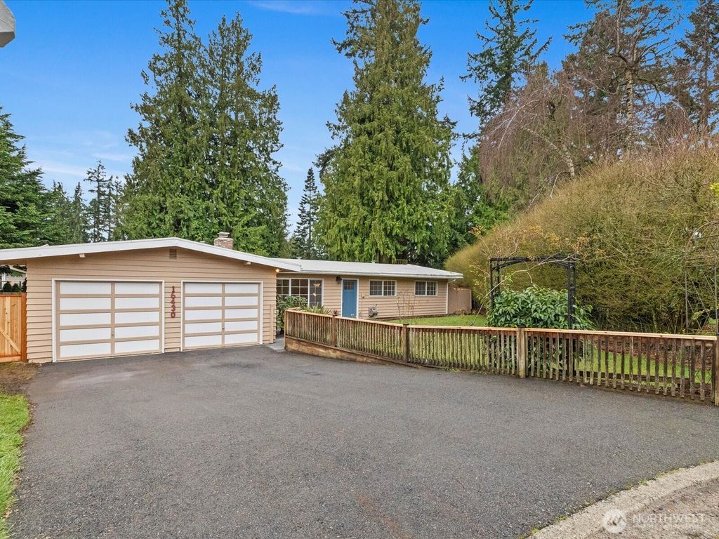 Photo of 16430 65th Avenue W, Lynnwood, WA 98037 (MLS # 2493006)