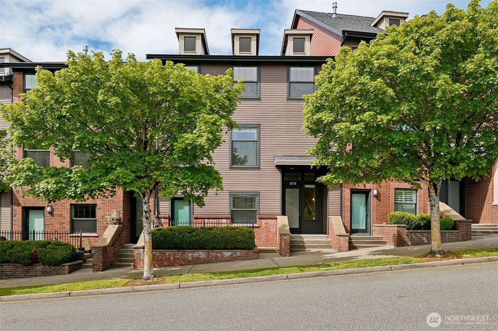 Photo of 1078 NE High Street #10, Issaquah, WA 98029 (MLS # 2517075)