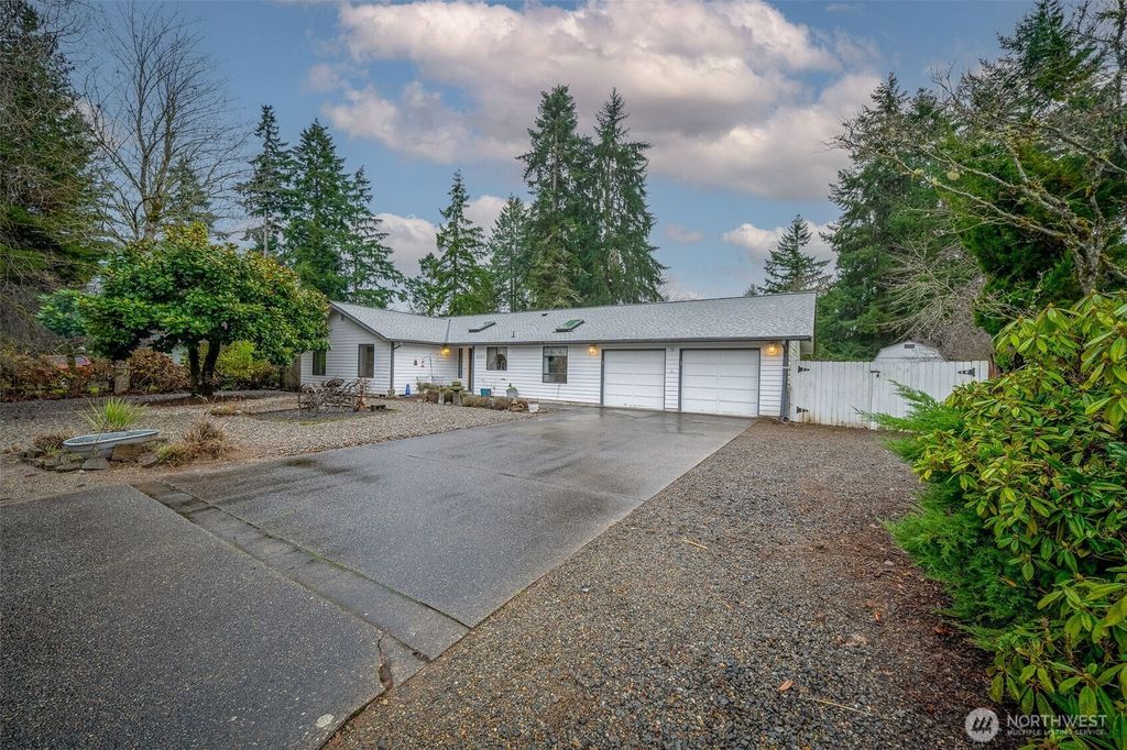 Photo of 6025 Boulevard Loop SE, Olympia, WA 98501 (MLS # 2457298)