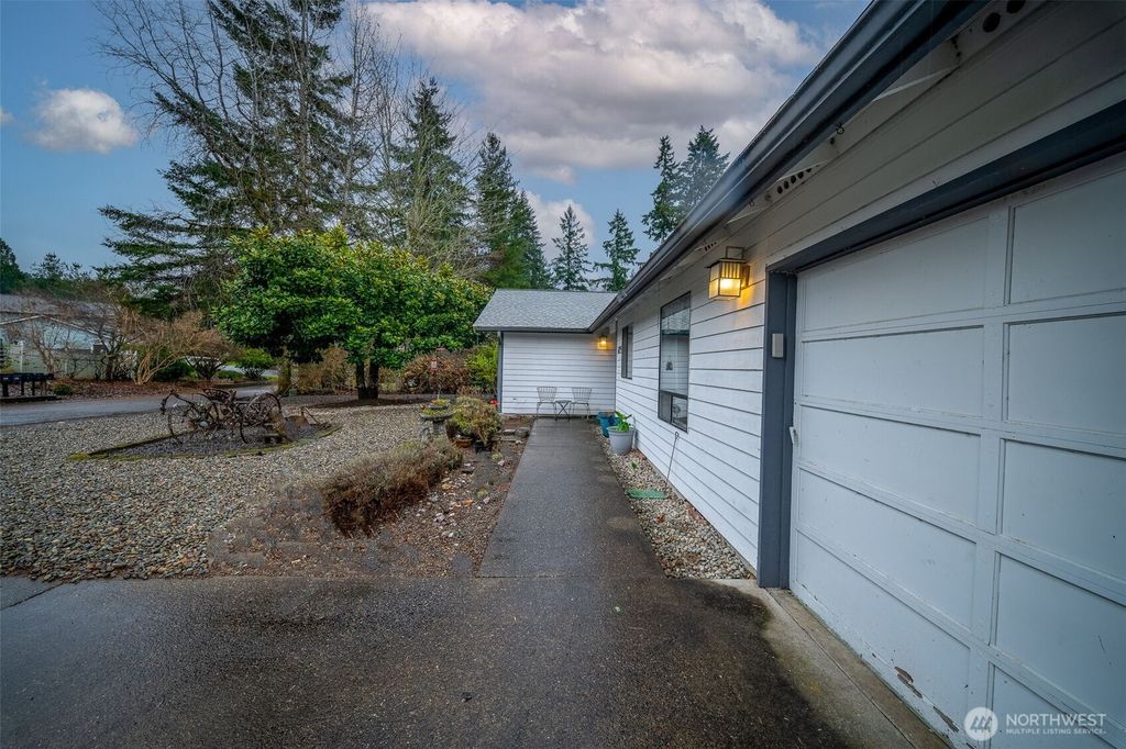 Photo of 6025 Boulevard Loop SE, Olympia, WA 98501 (MLS # 2457298)