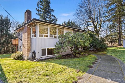 Photo of 23829 SE 208th St St, Maple Valley, WA 98038 (MLS # 2485207)