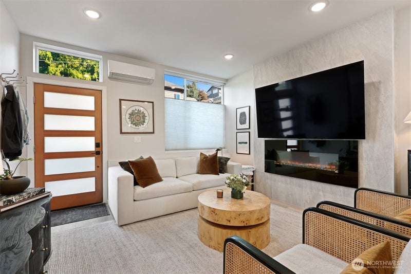 2909 S Dearborn