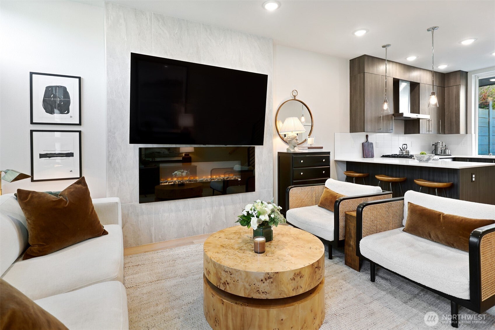 2909 S Dearborn
