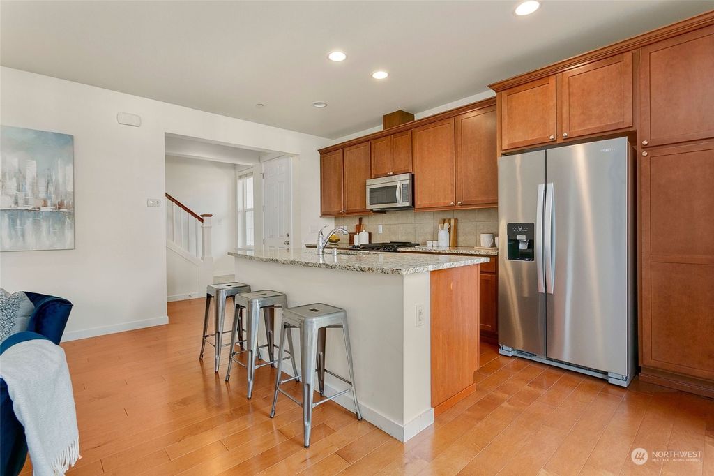 Photo of 1137 NE Hickory Lane, Issaquah, WA 98029 (MLS # 2135689)