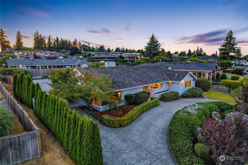Photo of 9835 Vineyard Crest Crst, Bellevue, WA 98004 (MLS # 2143444)